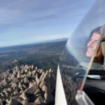 Volar sobre Montserrat: una experiència única molt a prop de Cal Fuster de la Plaça